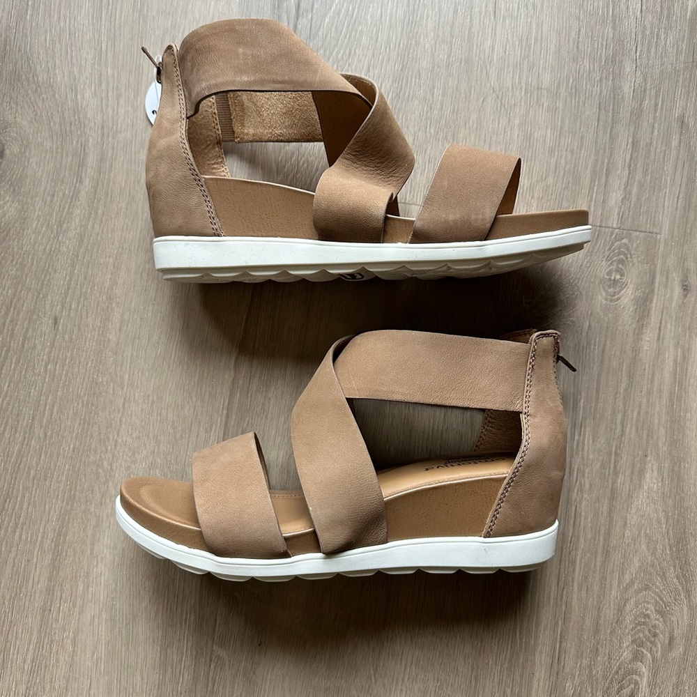 Comfortiva Women's Brown Sandals